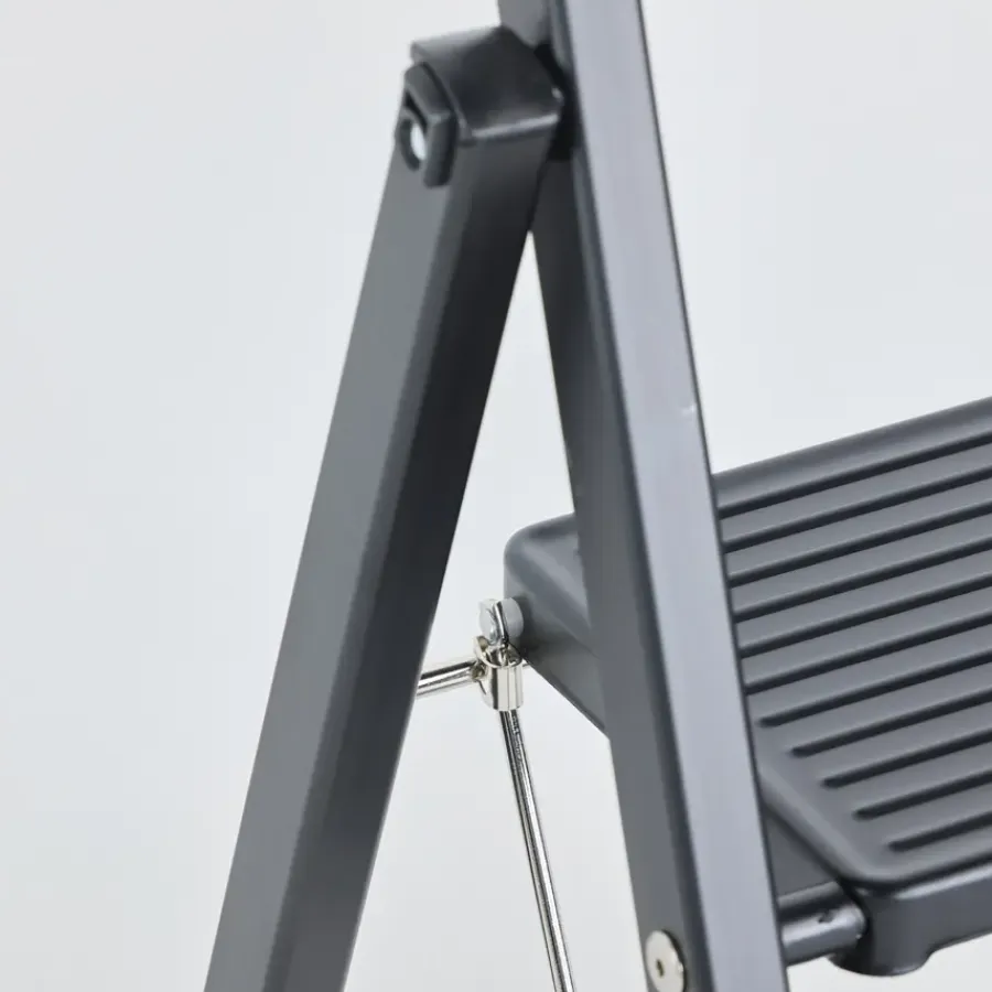 Huishoudtrappen|Huishoudtrappen > Altrex huishoudtrap Giant 2 treden zwart