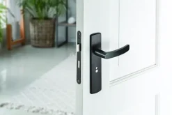 Deurbeslag Binnendeur|Deurklinken > AXA deurkrukset Curve Blok zwart blindschild zilver wc-/badkamersluiting 63/8