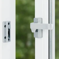 Raambeslag|Raamsluiting > AXA Raamsluiting design met nok rechts aluminium