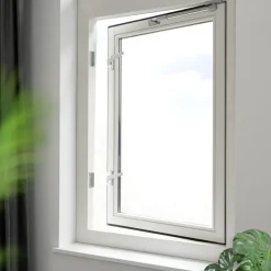 Raambeslag|Raamsluiting > AXA raamsluiting met nok rechts aluminium buitendraaiend