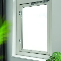Raambeslag|Raamsluiting > AXA raamsluiting met nok rechts aluminium buitendraaiend