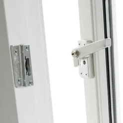 Raambeslag|Raamsluiting > AXA raamsluiting met slot SKG 1-ster rechts aluminium buitendraaiend