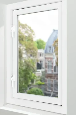 Raambeslag|Raamsluiting > AXA raamsluiting met slot SKG 1-ster rechts wit buitendraaiend