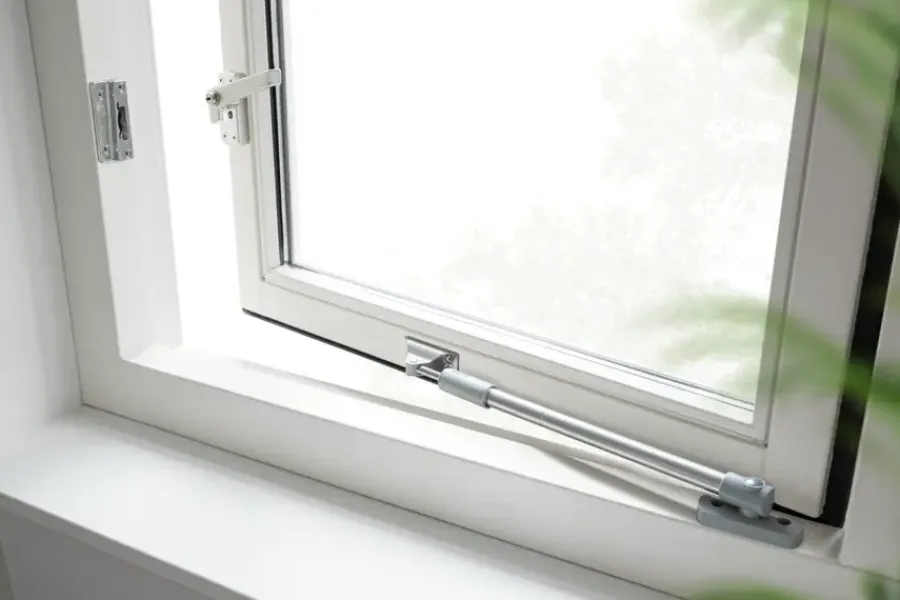 Raambeslag|Raamsluiting > AXA Raamsluiting met slot SKG 1-ster rechts aluminium