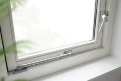 Raambeslag|Raamsluiting > AXA Raamsluiting met slot SKG 1-ster links aluminium