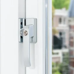 Raambeslag|Raamsluiting > AXA raamsluiting rechts aluminium SKG 1-ster