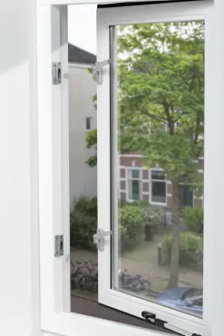 Raambeslag|Raamsluiting > AXA raamsluiting rechts aluminium SKG 1-ster