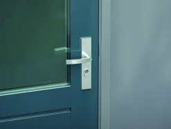 Deurbeslag Buitendeur|Deurklinken > AXA veiligheidsbeslag Edge achterdeur aluminium langschild met SKG 3-sterren 72 mm