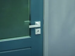 Deurbeslag Buitendeur|Deurklinken > AXA veiligheidsbeslag Edge achterdeur aluminium rozet met SKG 3-sterren