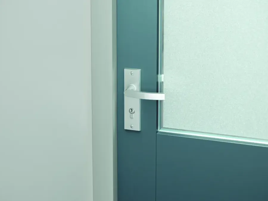 Deurbeslag Buitendeur|Deurbeslag Buiten > AXA veiligheidsbeslag Edge achterdeur aluminium kortschild met SKG 3-sterren 52 mm