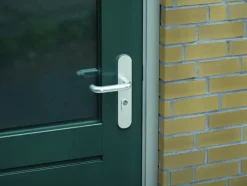 Deurbeslag Buitendeur|Deurklinken > AXA veiligheidsbeslag Oval achterdeur aluminium langschild met SKG 3-sterren 55 mm