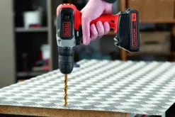 Accuboormachines|Boormachines > BLACK+DECKER accuboormachine BCD001C2AFC-QW + 72-delige accessoireset