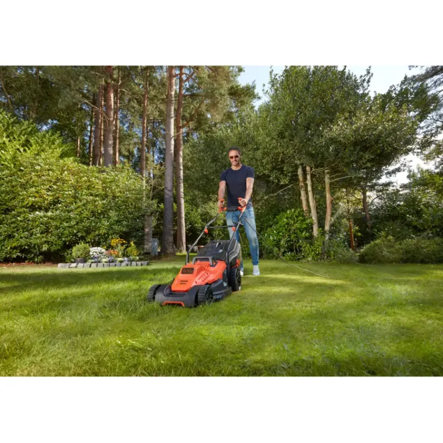 Grasmaaiers > BLACK+DECKER grasmaaier 1800W 42 cm maaibreedte