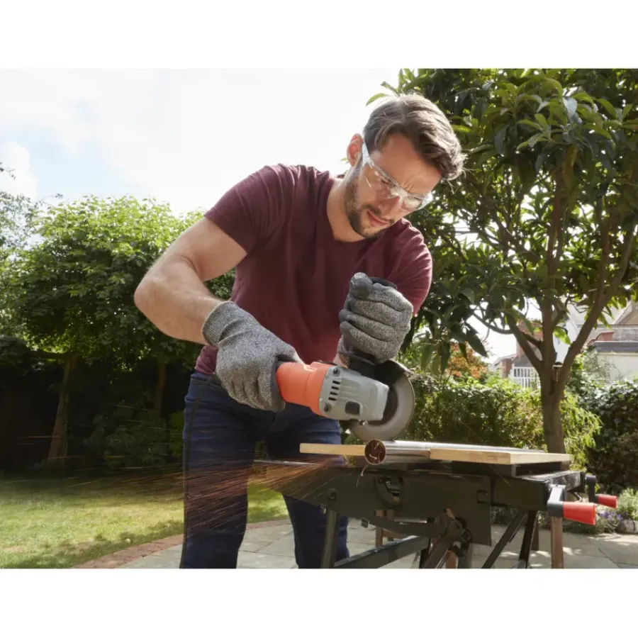 Frees, Slijp & Schaafmachines > BLACK+DECKER haakse slijper / slijptol BEG010-QS