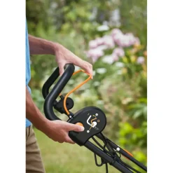 Verticuteermachines > BLACK+DECKER verticuteermachine 32cm BEOEP320-QS