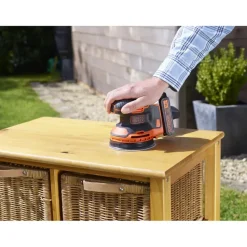 Accu Schuurmachine|Schuurmachines > BLACK+DECKER 18V excentrische accuschuurmachine BDCROS18-QW