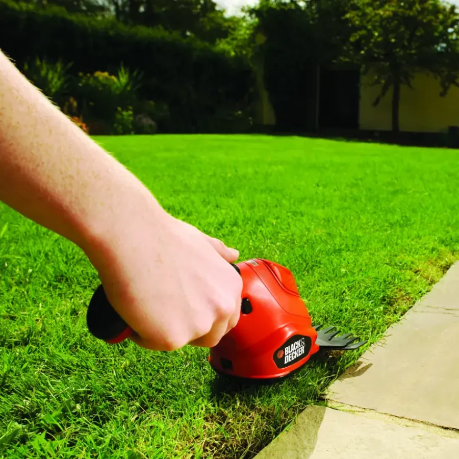 Grasscharen En Buxusscharen|Snoeigereedschap > BLACK+DECKER 3,6V grasschaar GSL200