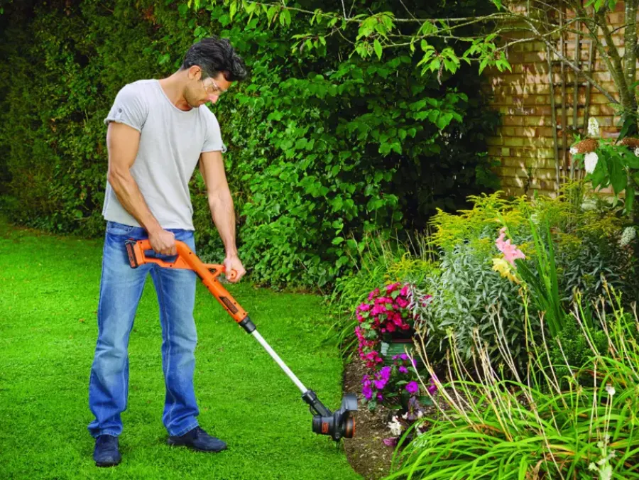 Grastrimmers > BLACK+DECKER 18V trimmer ST182320 25cm incl. 2,0Ah accu + lader