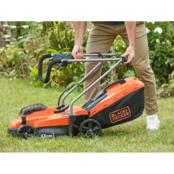 Grasmaaiers > BLACK+DECKER 2x18V grasmaaier BCMW33184L2-QW 33 cm incl. twee 4,0 Ah accu's