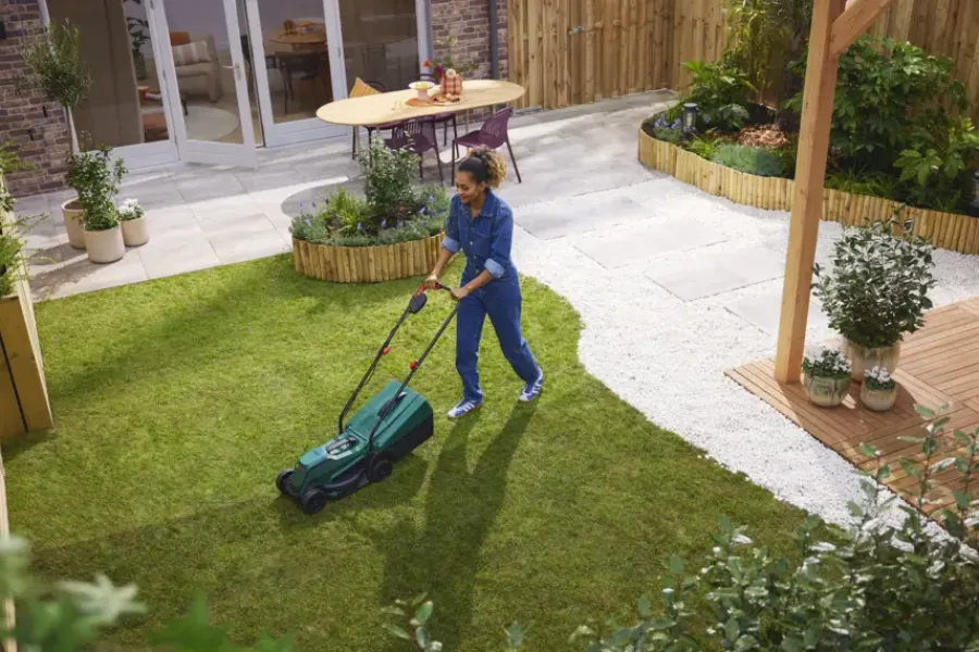 Grasmaaiers > Bosch 18V grasmaaier EasyMower incl. 4Ah accu + lader