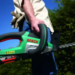 Heggenscharen > Bosch 36V heggenschaar AdvancedHedgeCut 65cm (Incl. 2.0Ah accu + lader)