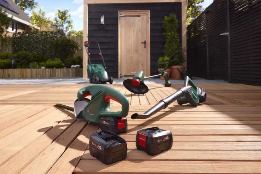 Heggenscharen > Bosch 18V heggenschaar EasyHedgeCut 45cm (Incl. 2.0Ah accu + lader)