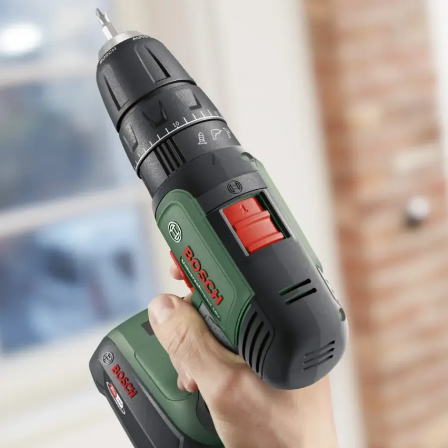 Accuboormachines|Boormachines > Bosch 18V klopboormachine UniversalImpact (Incl. 2 accu's 1.5Ah + lader)