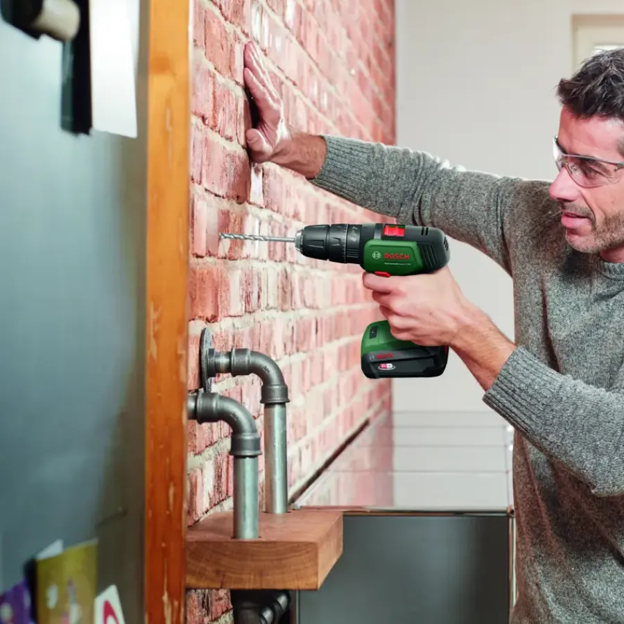 Accuboormachines|Boormachines > Bosch 18V klopboormachine UniversalImpact (Incl. 2 accu's 1.5Ah + lader)