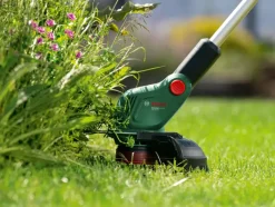 Grastrimmers > Bosch 18V trimmer Universal (Incl. 2Ah accu + oplader)