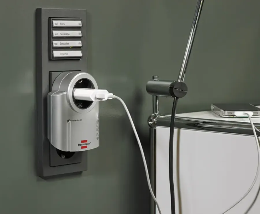 Audio & Video Accessoires > Brennenstuhl Beveiligingsadapter tegen overspanning Primera-Line 13.500 A