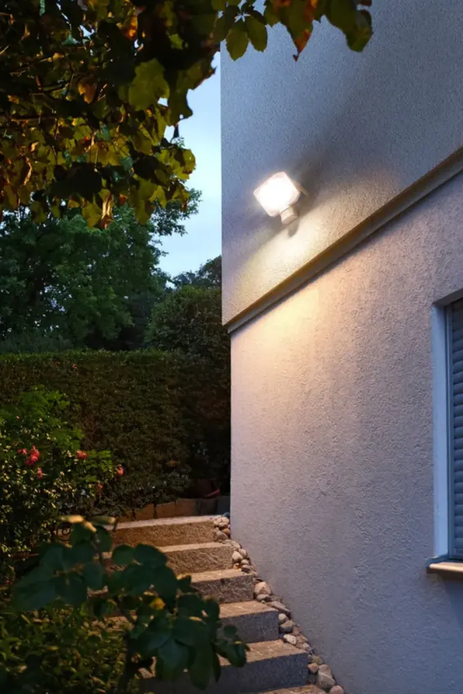 Werklampen > Brennenstuhl Led-straler AL 3000 P met infraroodbewegingsmelder 30W, 3050lm, IP44