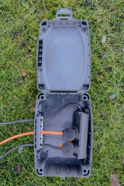 Installatiedraad|Lasklemmen En Verbindingsklemmen > Brennenstuhl Weerbestendige box IP54