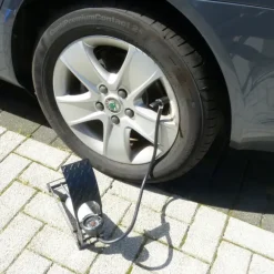 Autogereedschappen > Carpoint Voetpomp enkel Premium