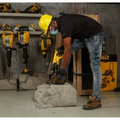 Boormachines > DeWALT 18V XR boorhamer brushless DCH133N-XJ (zonder accu)