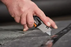 Messen > FISKARS vouwmes CarbonMax