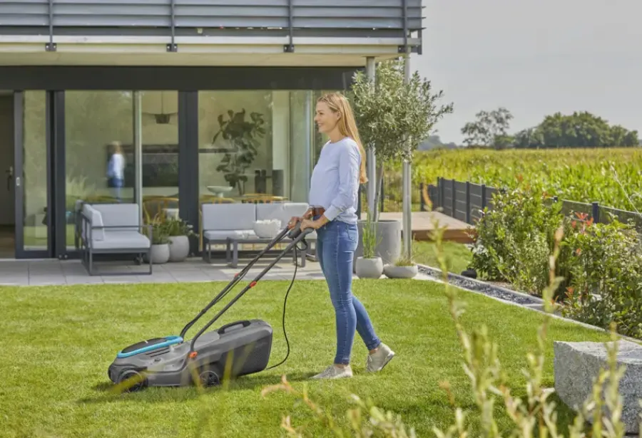 Grasmaaiers > Gardena elektrische grasmaaier Powermax 32/1200 G2 32cm 1200W