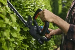 Heggenscharen > Gardena 18V accu heggenschaar EasyCut 45 cm (incl accu+lader)