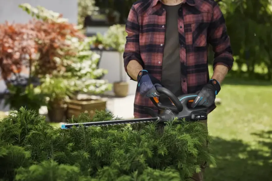 Heggenscharen > Gardena 18V accu heggenschaar EasyCut 45 cm (incl accu+lader)