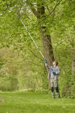 Snoeigereedschap > Gardena 18V telescopische takkenschaar 3,6m (P4A) Incl. 2.0Ah accu + lader