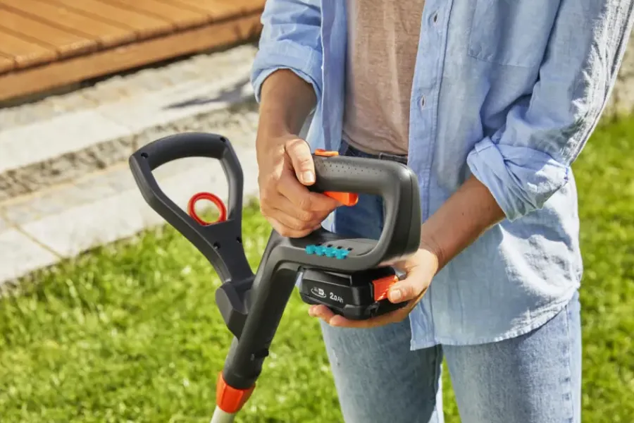 Grastrimmers > Gardena 18V trimmer EasyCut 23cm incl. accu + lader
