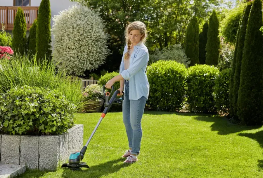 Grastrimmers > Gardena 18V trimmer EasyCut 23cm incl. accu + lader