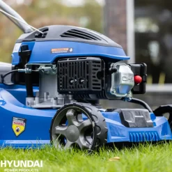 Grasmaaiers > Hyundai benzine grasmaaier 40cm 79,8cc