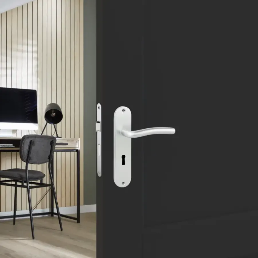 Deurbeslag Binnendeur|Deurbeslag Binnen > KARWEI deurkruk set L-vorm ovaal schild sleutelgat 56 mm aluminium