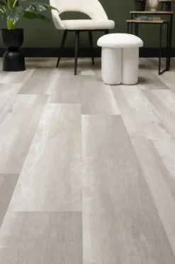 Kleurstaal Lundia click PVC Natuur Stina lichtgrijs houtlook