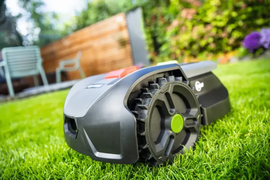 Grasmaaiers|Robotmaaiers > LUX robotmaaier 300m²