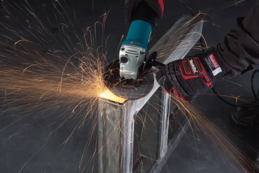 Frees, Slijp & Schaafmachines > Makita haakse slijper / slijptol 125 mm 720W GA5030RK met koffer