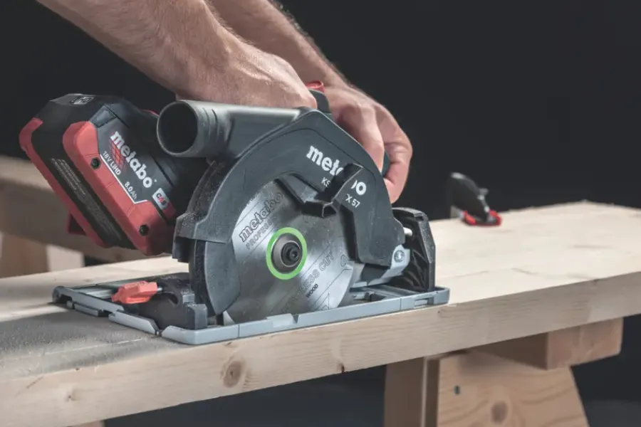 Accu Cirkelzaag|Zaagmachines & -tafels > Metabo 18V accu cirkelzaag KS LTX 57 (zonder accu)