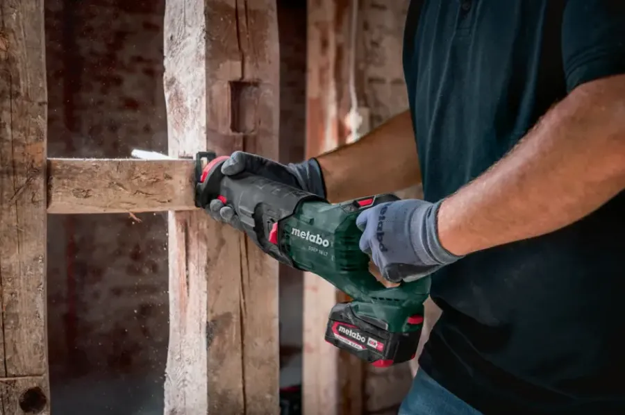 Accu Reciprozaag|Zaagmachines & -tafels > Metabo 18V LT reciprozaag SSEP