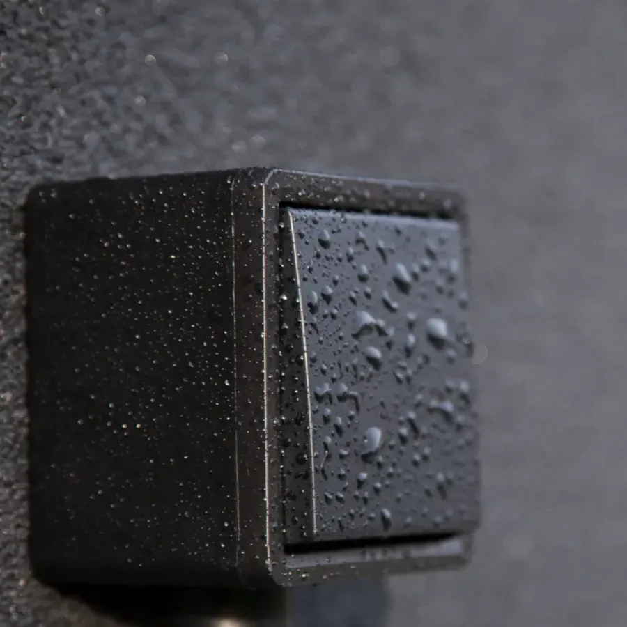 Buiten Schakelmateriaal|Opbouw Schakelmateriaal > Niko Hydro Spatwaterdicht Stopcontact Zwart