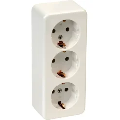 Opbouw Schakelmateriaal|Stopcontacten & Overige Contactdozen > OK 3-voudig geaard stopcontact opbouw wit